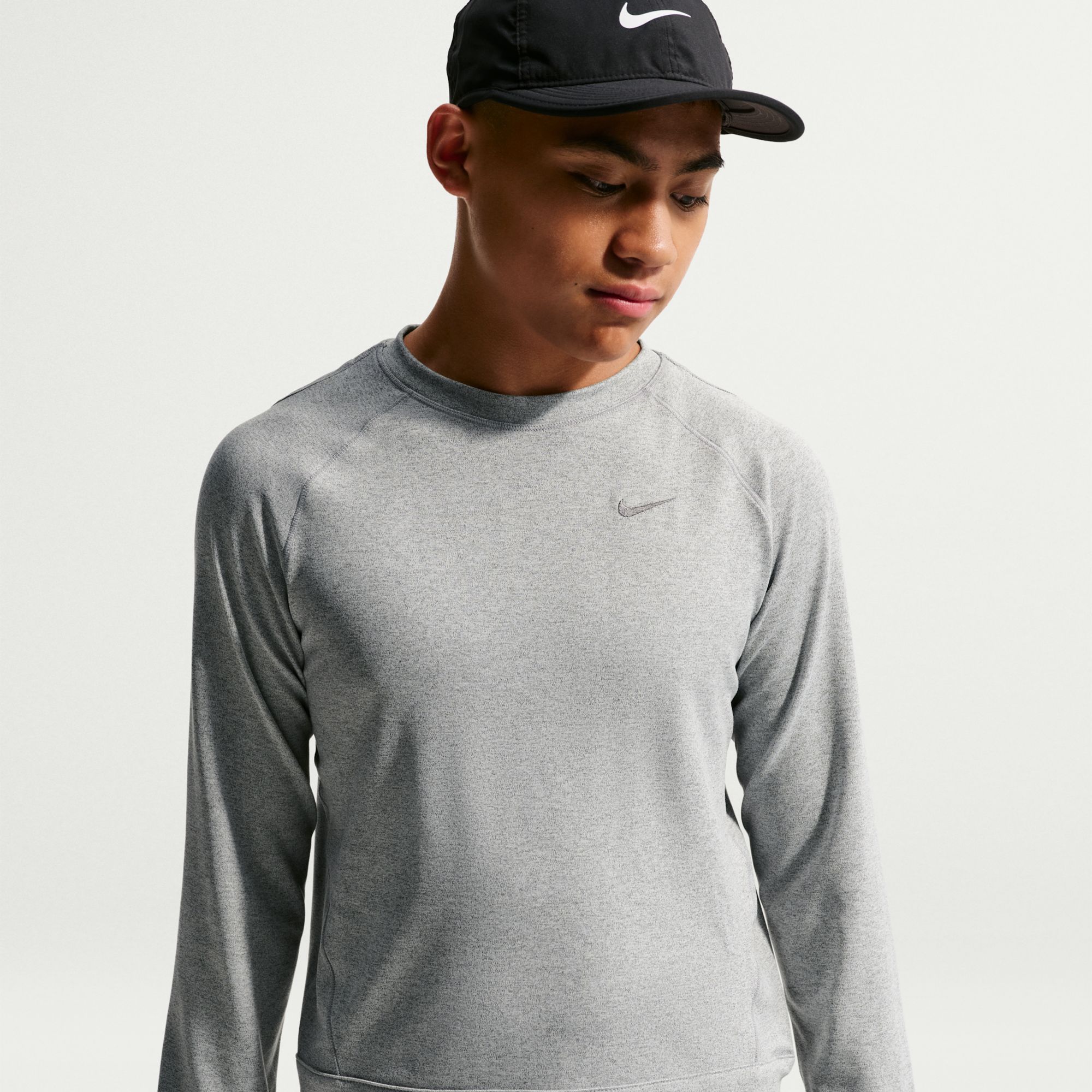 Nike Boys' Dri-FIT UV Primary NanoKnit Long-Sleeve Top