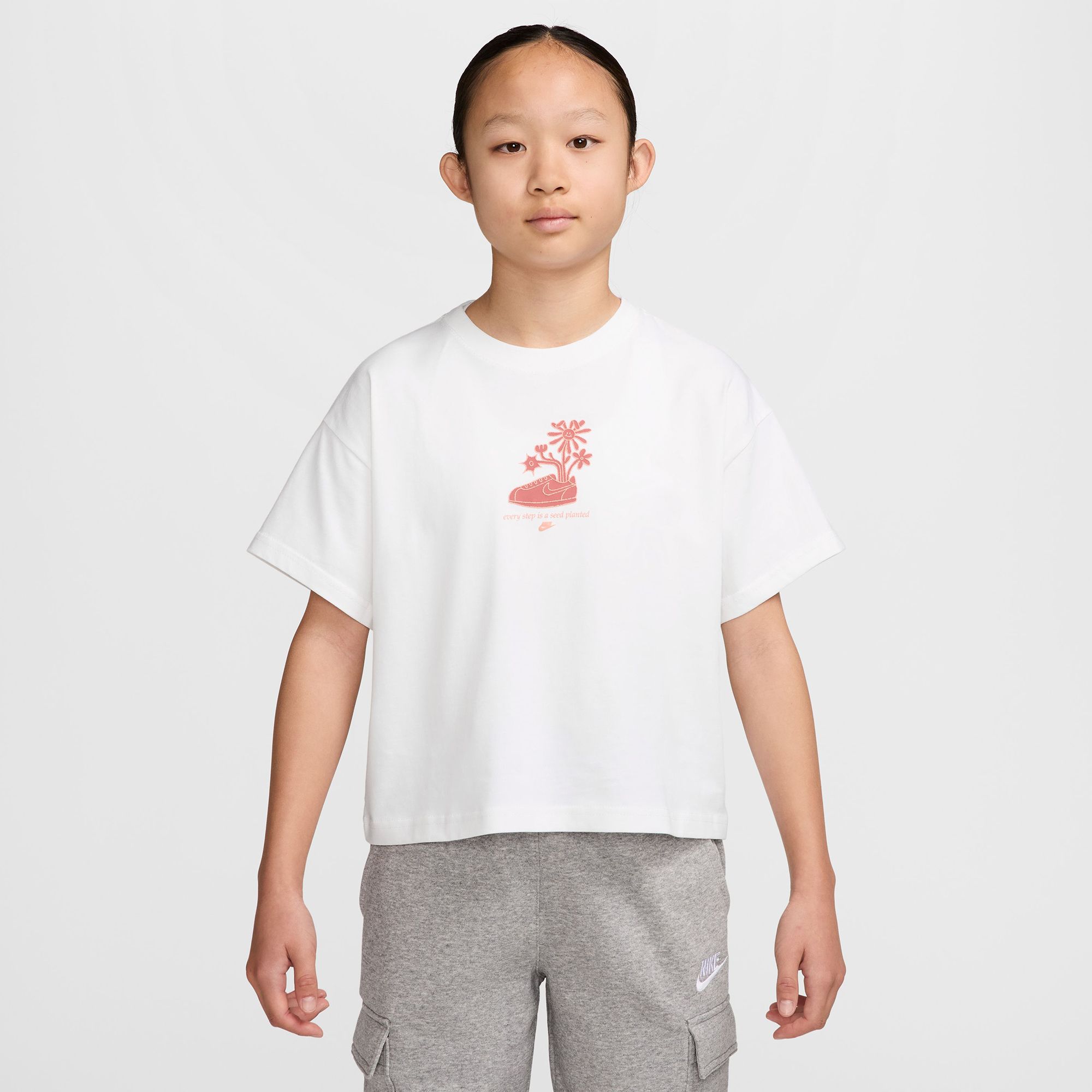 Nike Girls' Sneaker Flower Boxy Graphic Tee