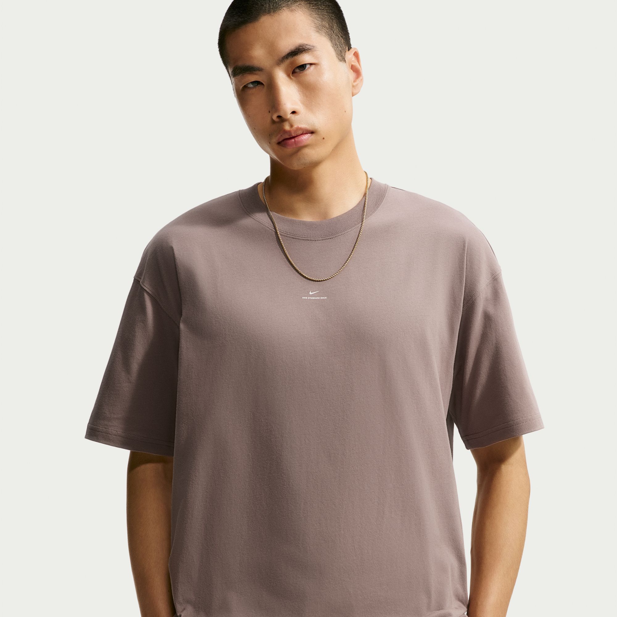Nike Men's Dri-FIT Standard Issue Basketball T-Shirt, Large, Mink Brown
