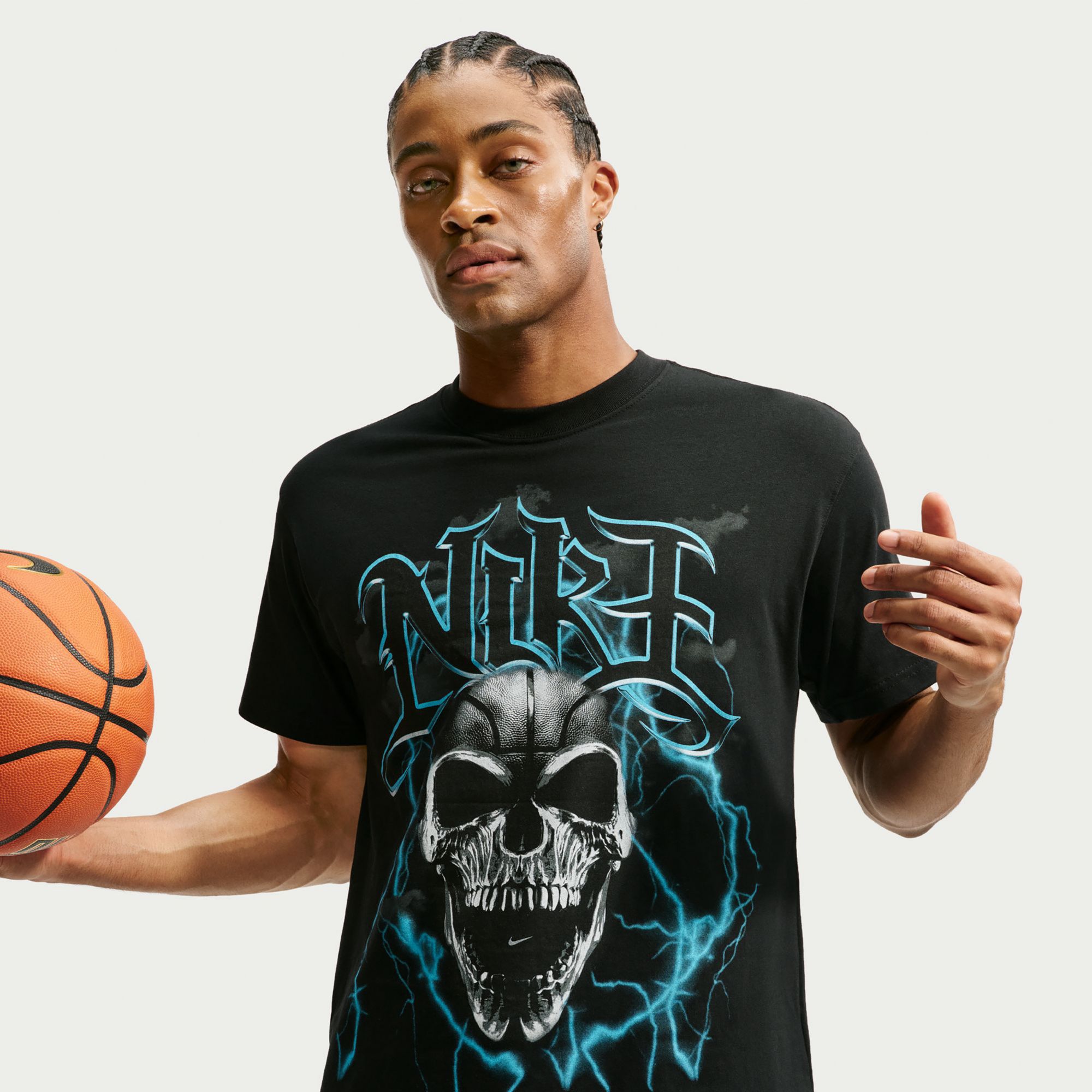 Nike Men's Max90 Skull Graphic T-Shirt