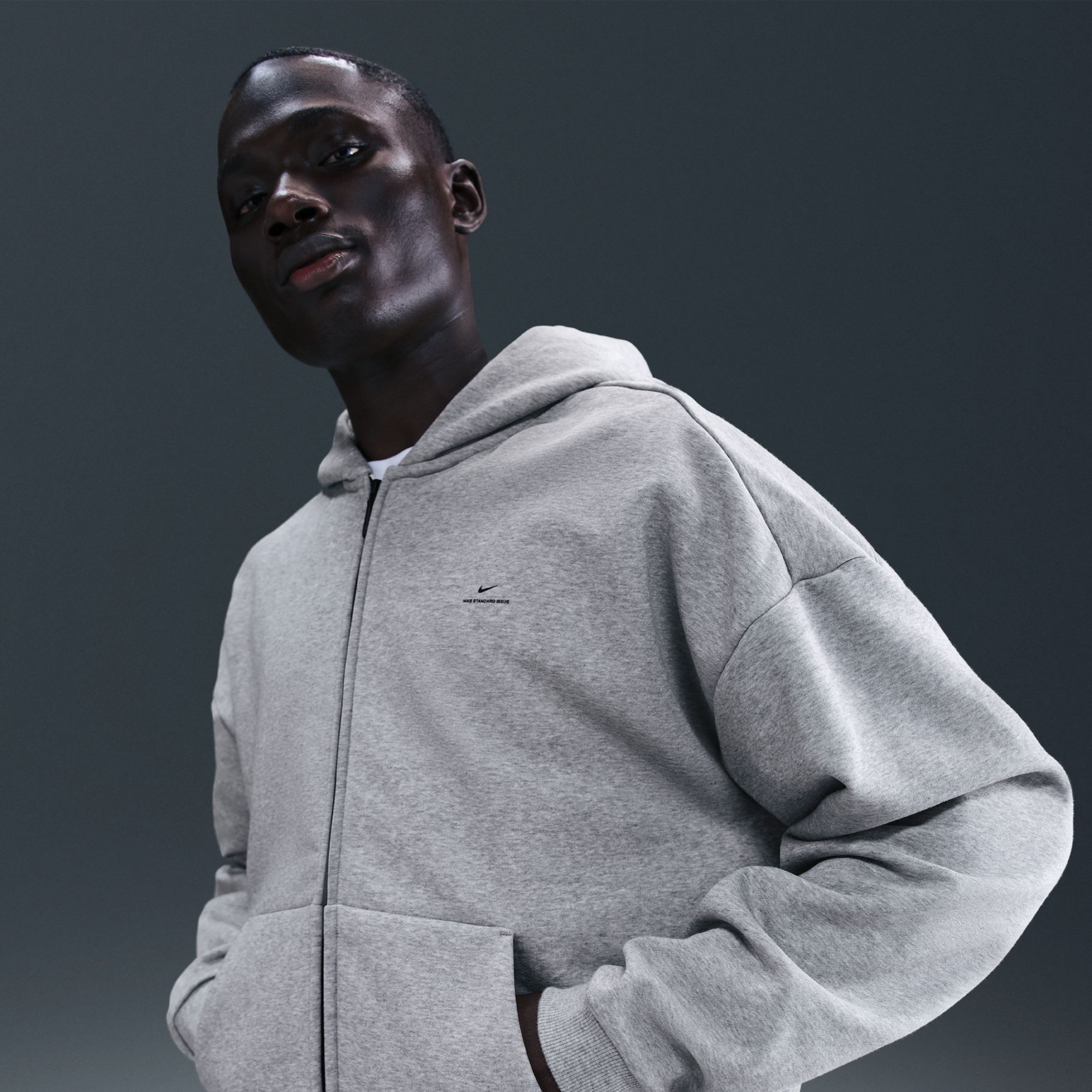 Nike Men's Therma-FIT Standard Issue Boxy Full-Zip Hoodie