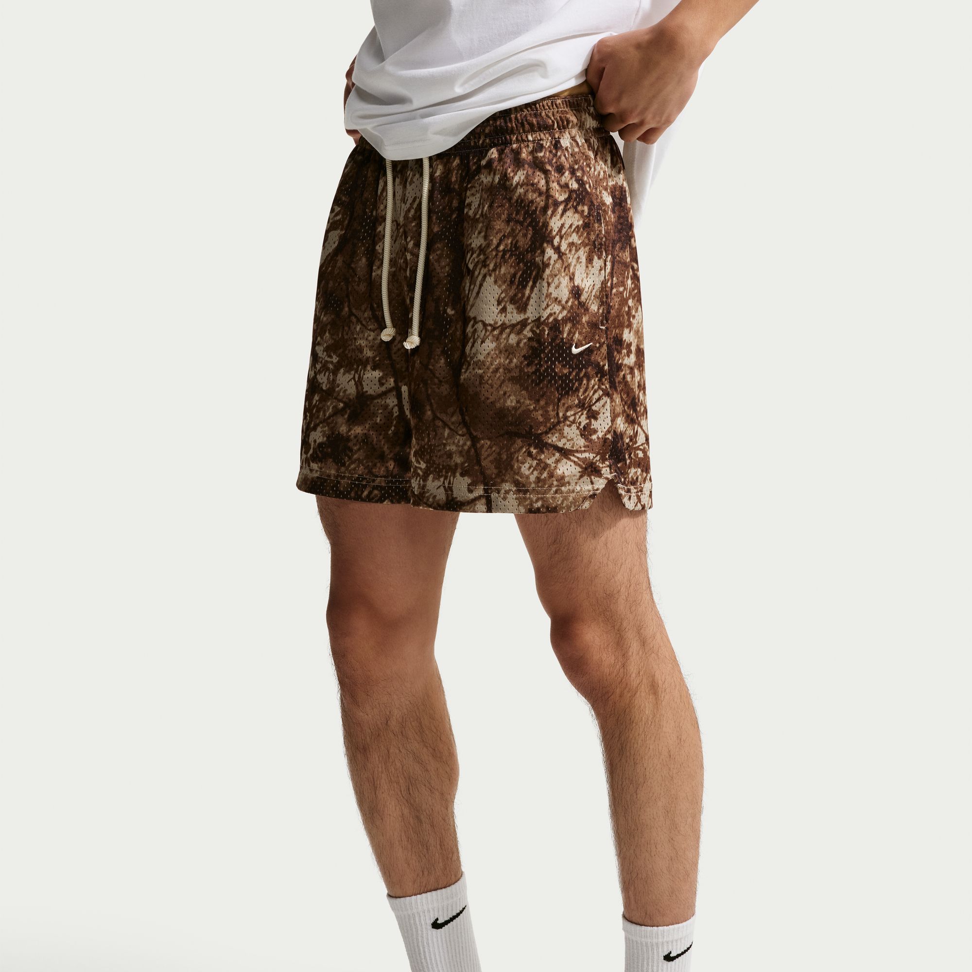 Nike Men's Standard Issue 5" Basketball Shorts