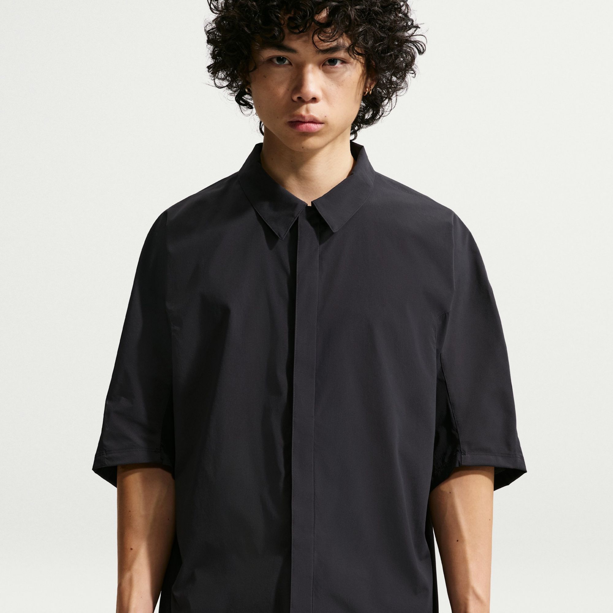Nike Men's Sportswear Tech Helios Short Sleeve Sun Shirt