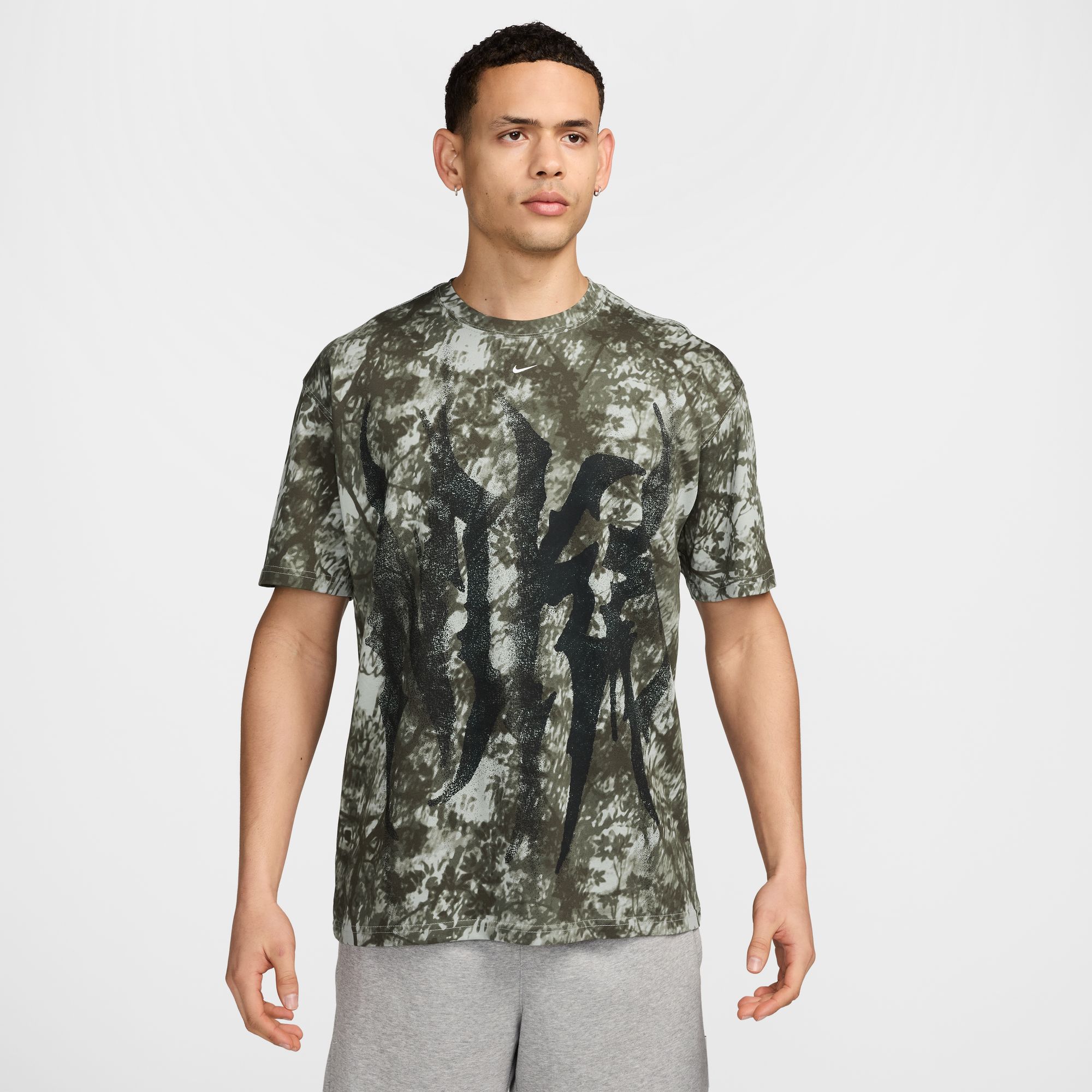Nike Men's Basketball Graphic T-Shirt
