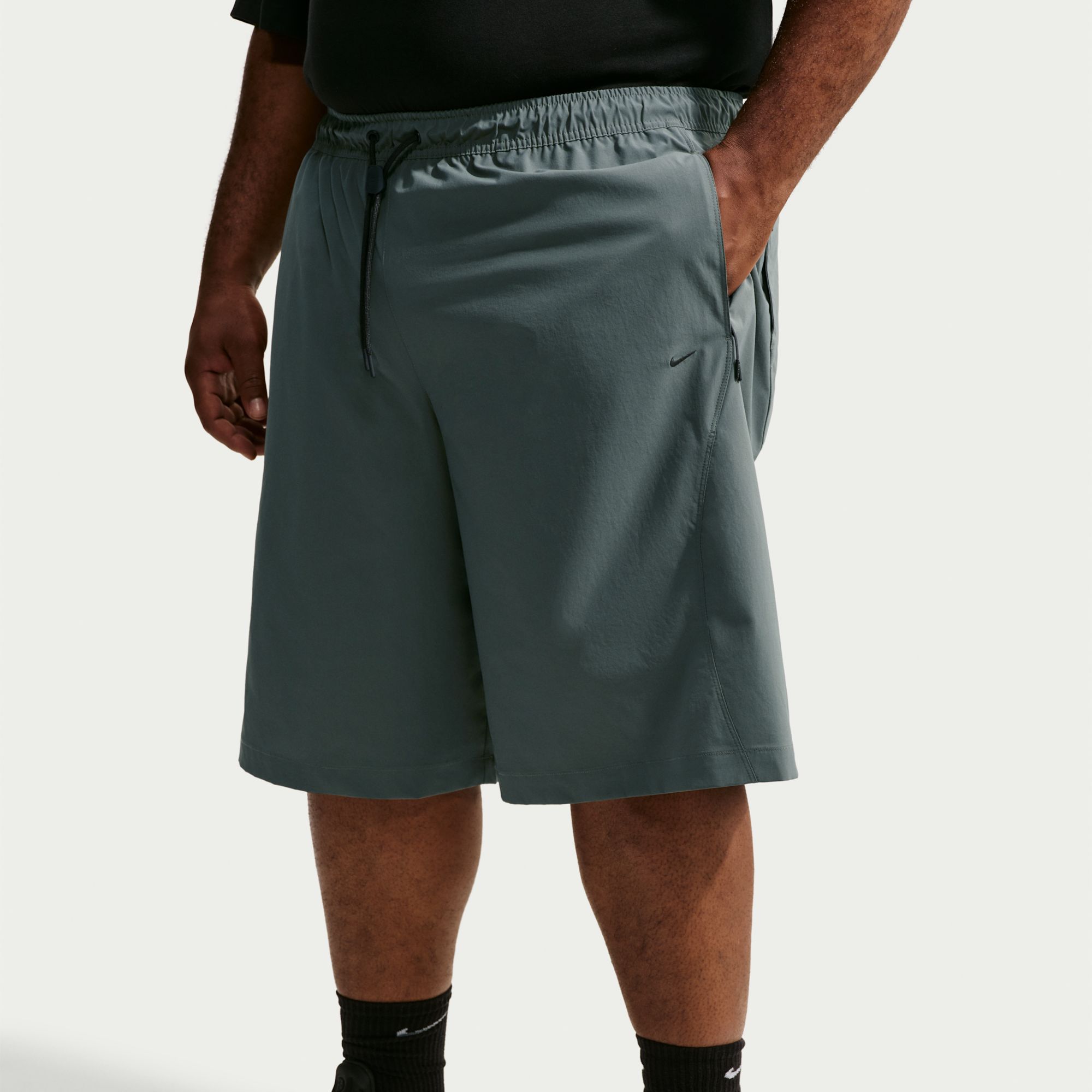 Nike Men's Dri-FIT Tech Helios Sun Short