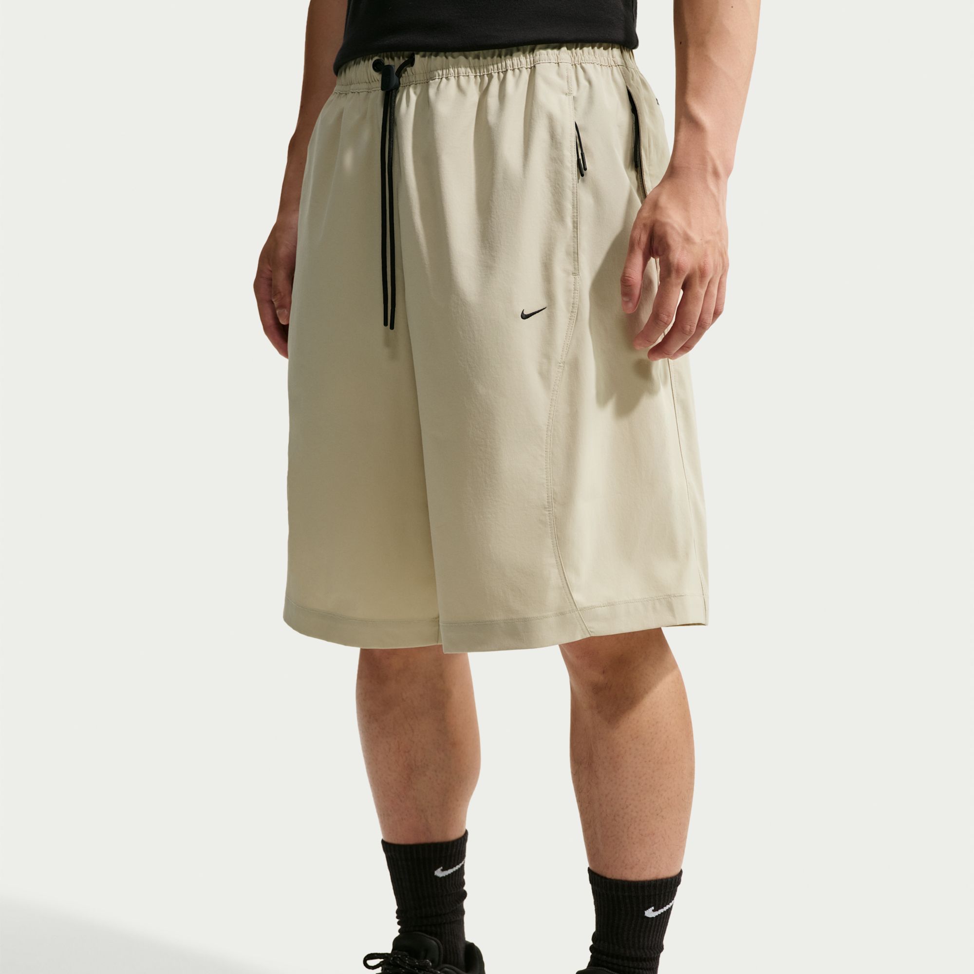Nike Men's Dri-FIT Tech Helios Sun Short