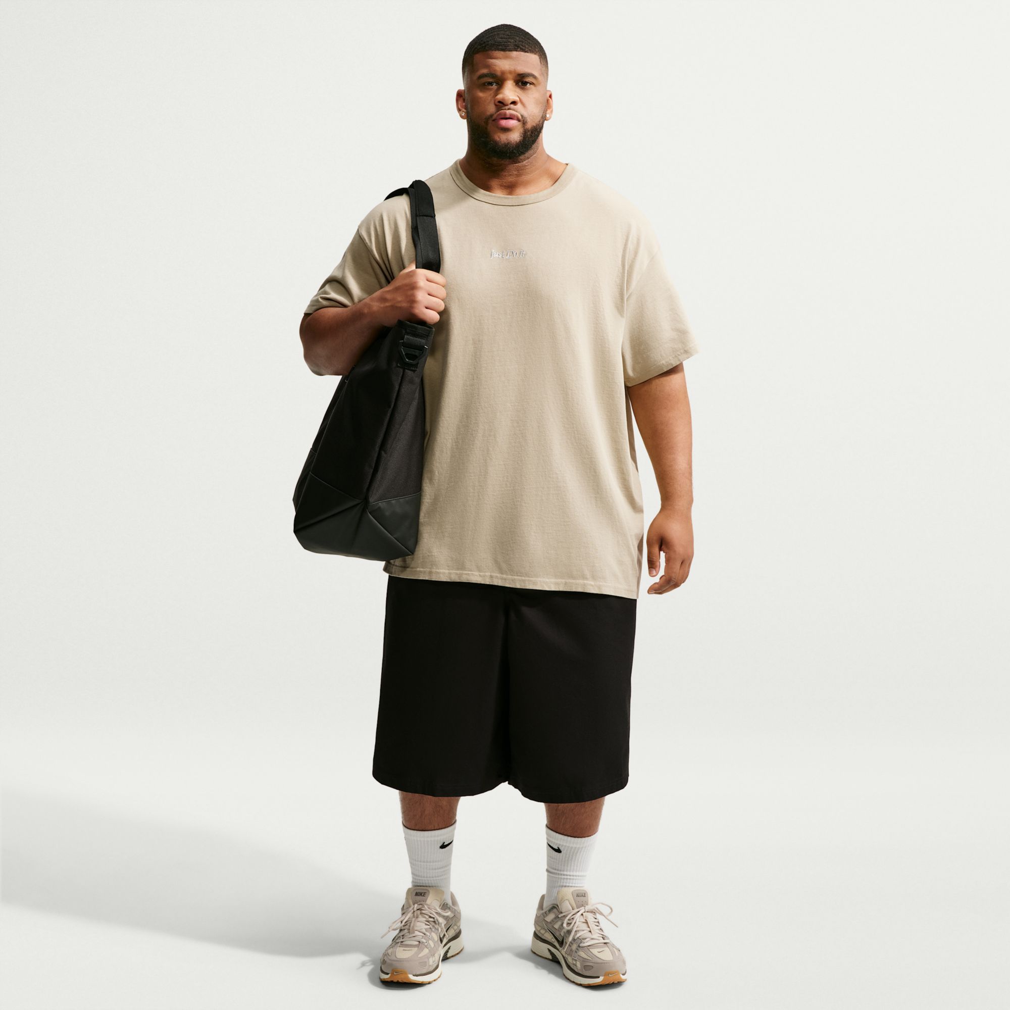 Nike Men's Sportswear Premium Essentials