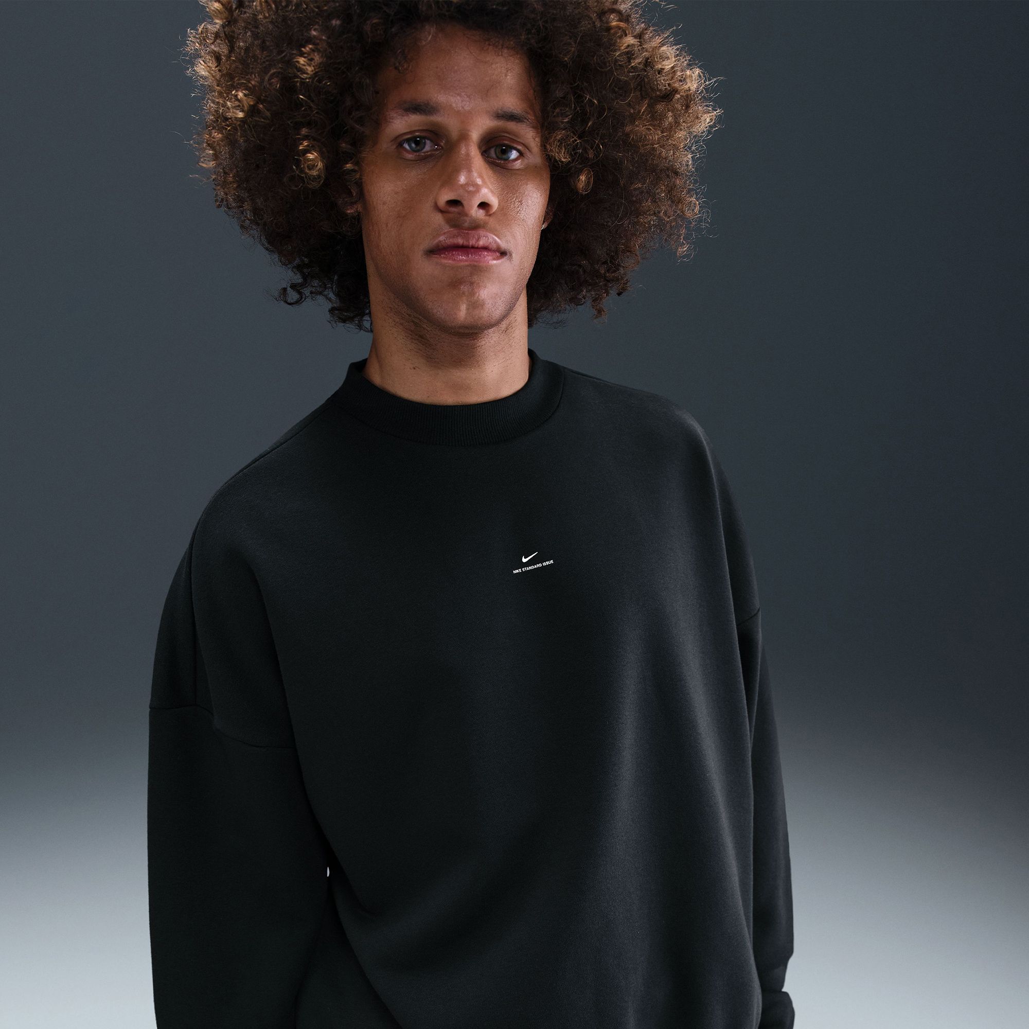 Nike Men's Standard Issue Therma-FIT Basketball Crew