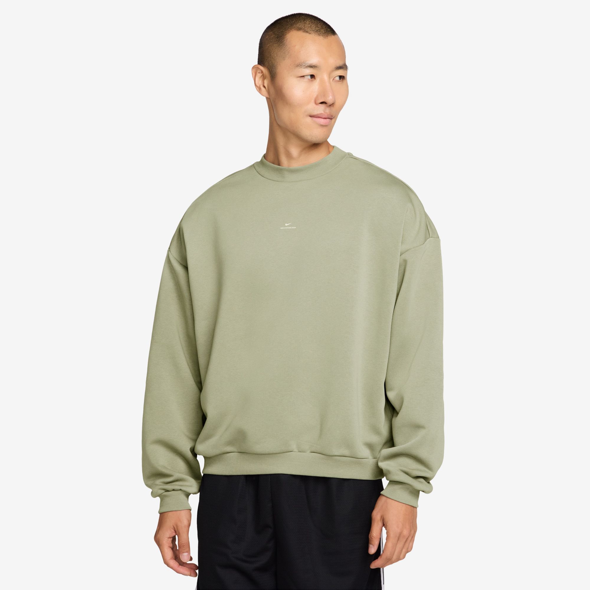 Nike Men's Standard Issue Therma-FIT Basketball Crew