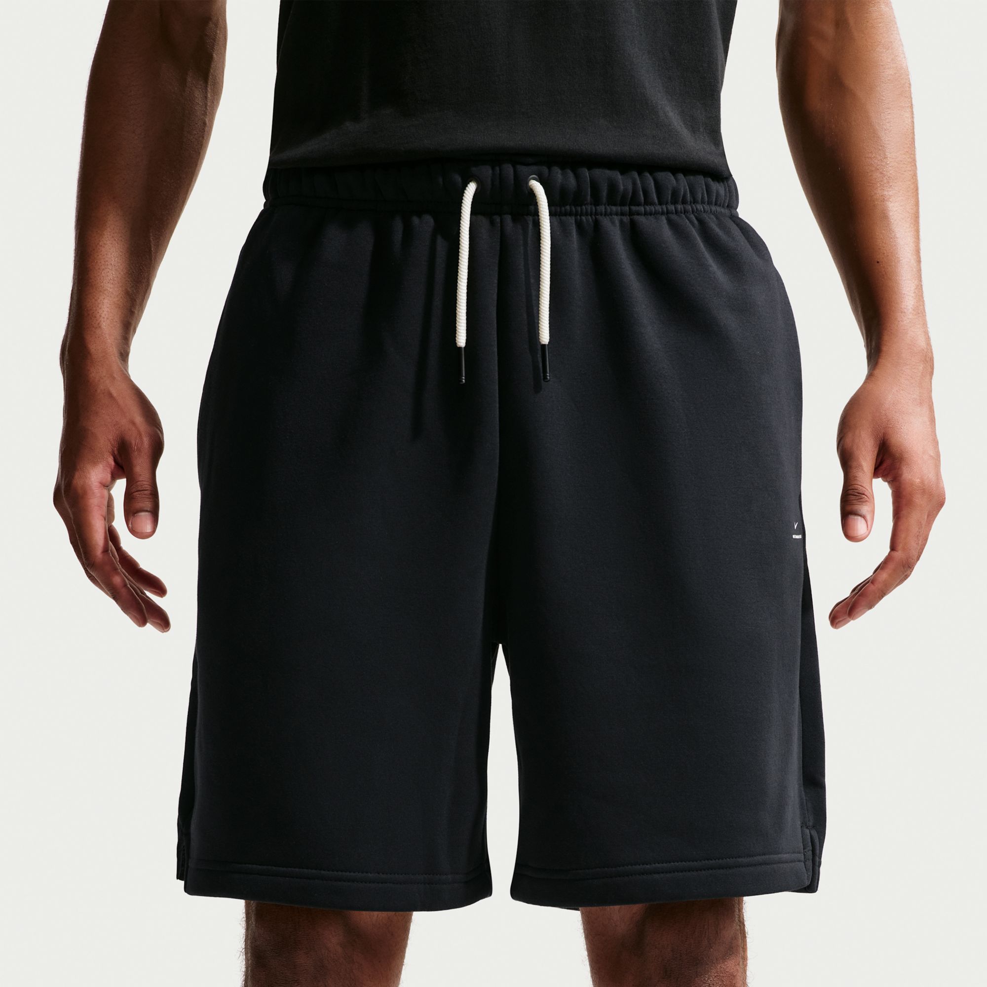 Nike Men's Therma-FIT Standard Issue Brushed Fleece 8" Shorts