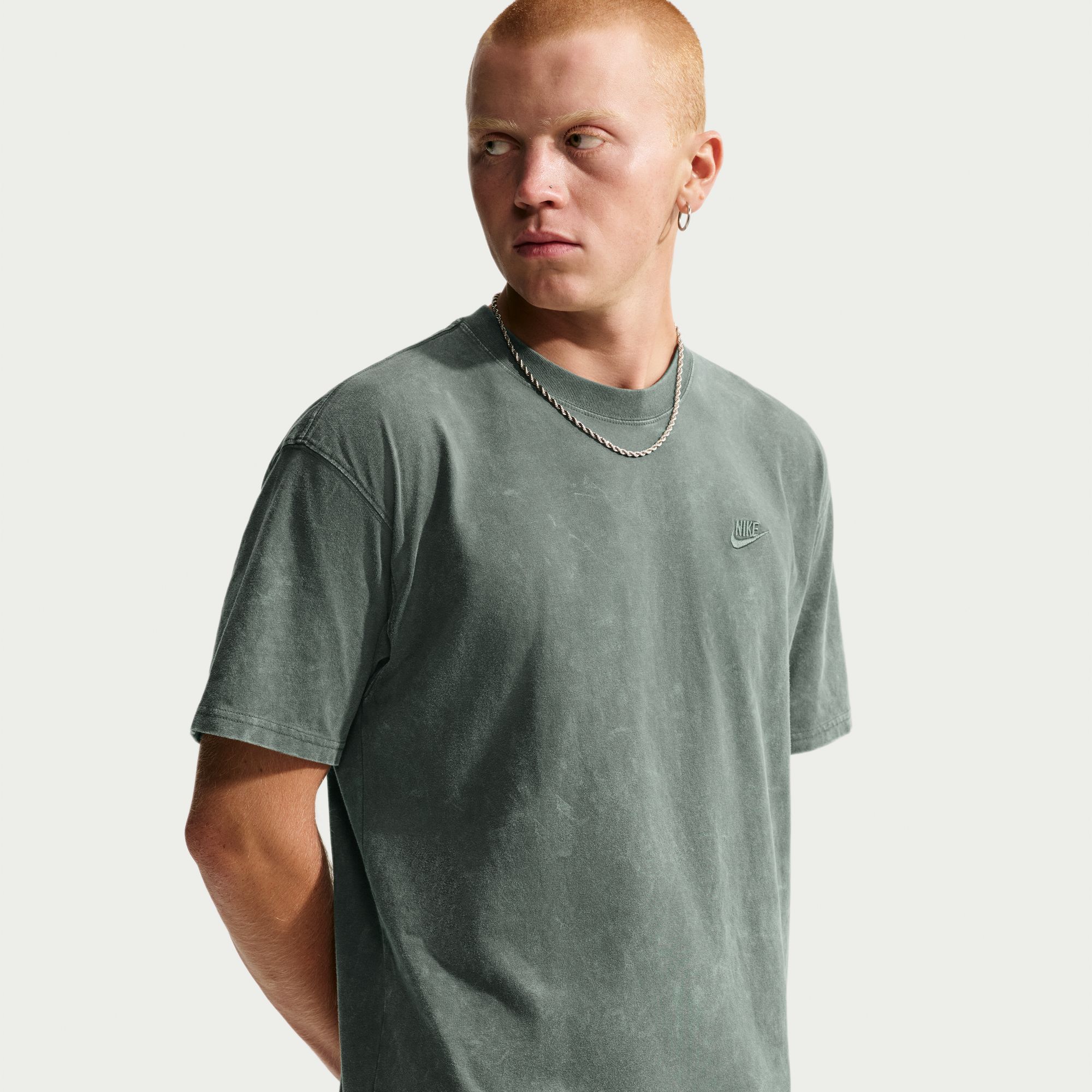 Nike Men's Sportswear Max90 Color Washed T-Shirt, XS, Camo Green