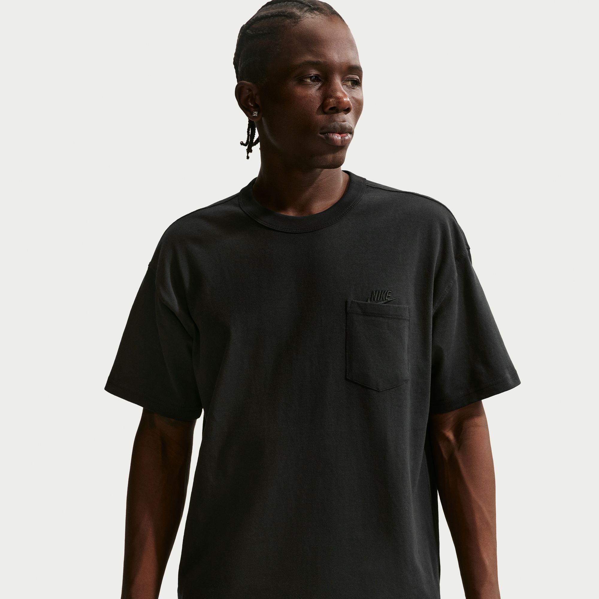 Nike Men's Sportswear Premium Essentials Pocket T-Shirt