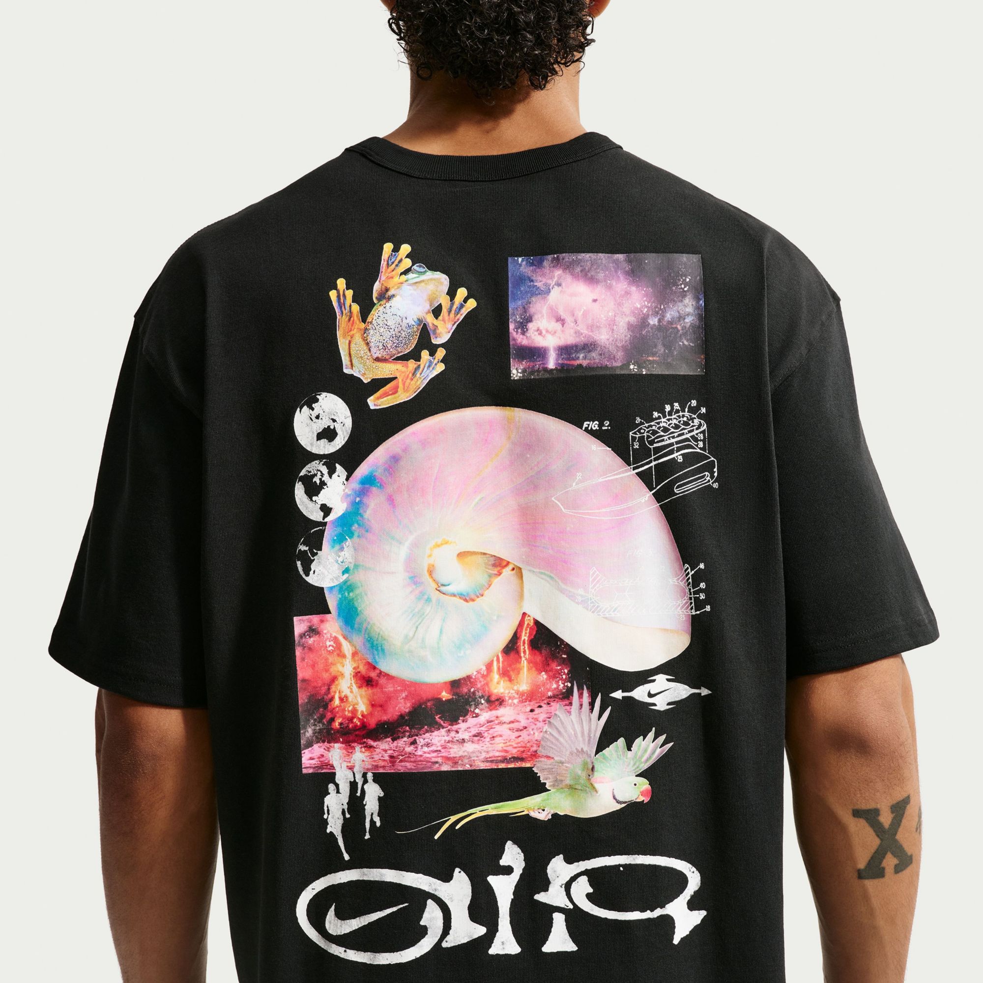 Nike Men's Sportswear Premium Essentials Earth Day Graphic T-Shirt