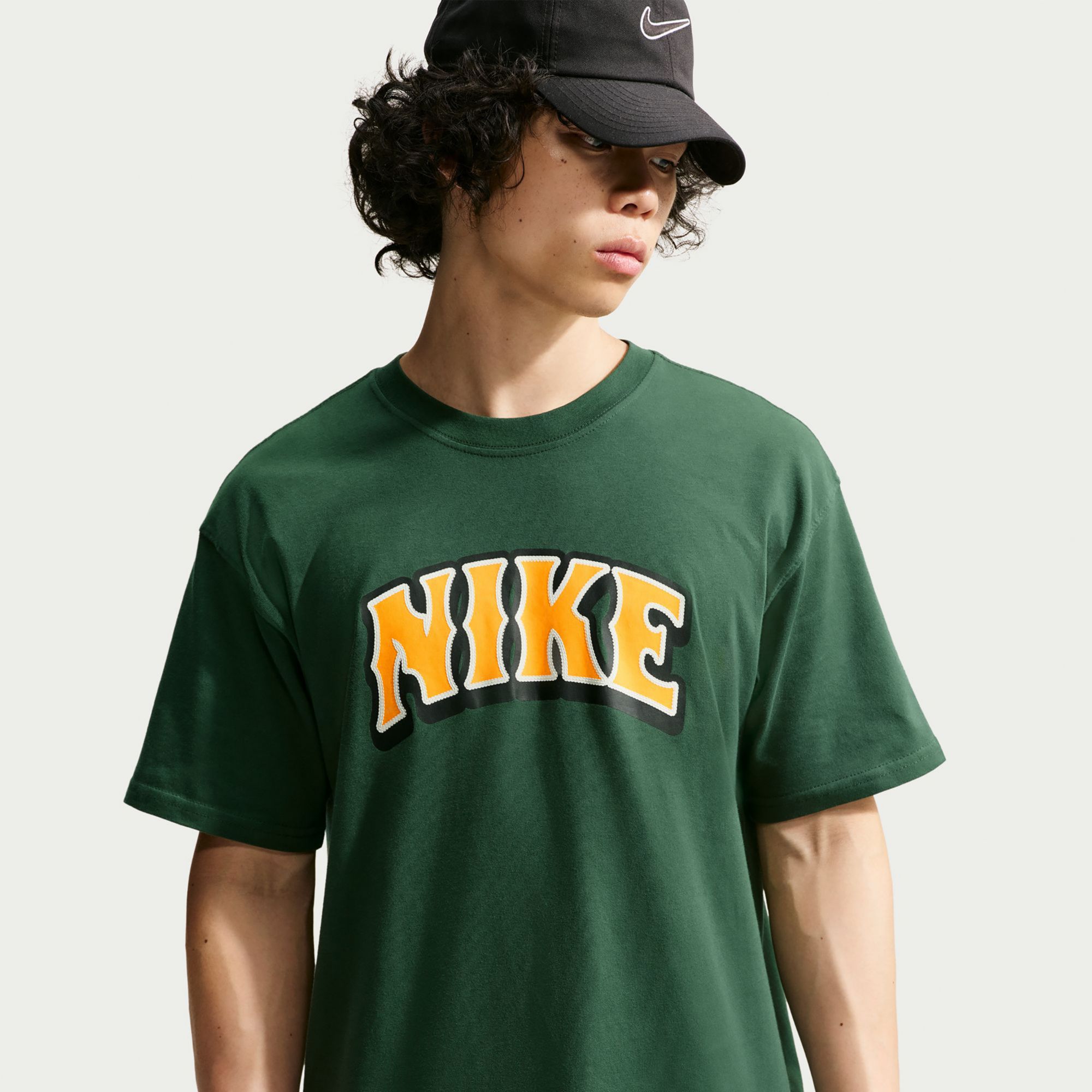 Nike Men's Sportswear Arch Logo Graphic T-Shirt