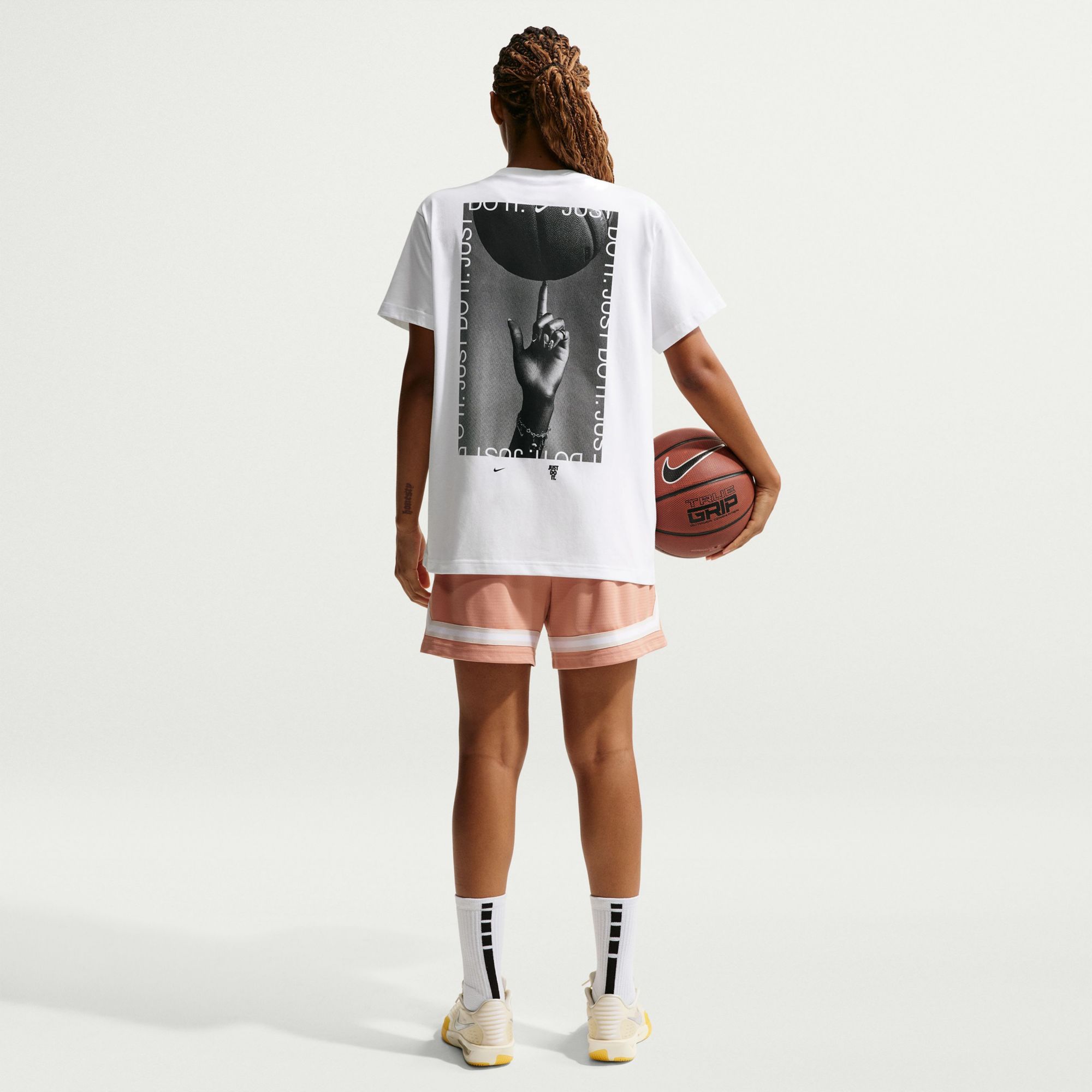 Nike Women's Short-Sleeve Basketball Graphic T-Shirt