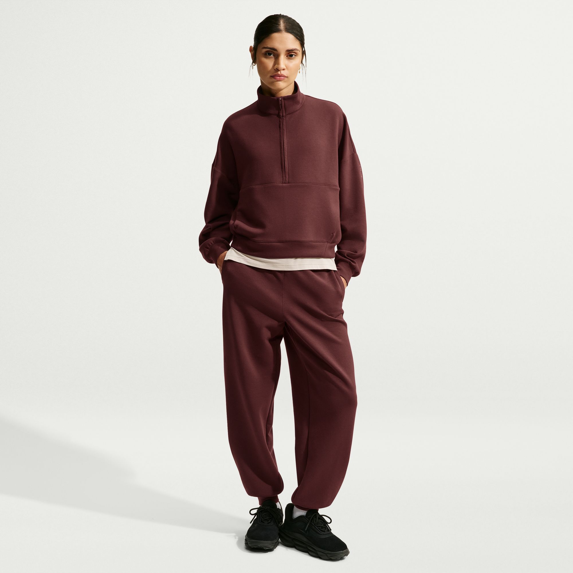 Nike Women's 24.7 ImpossiblySoft Dri-FIT High-Rise Joggers
