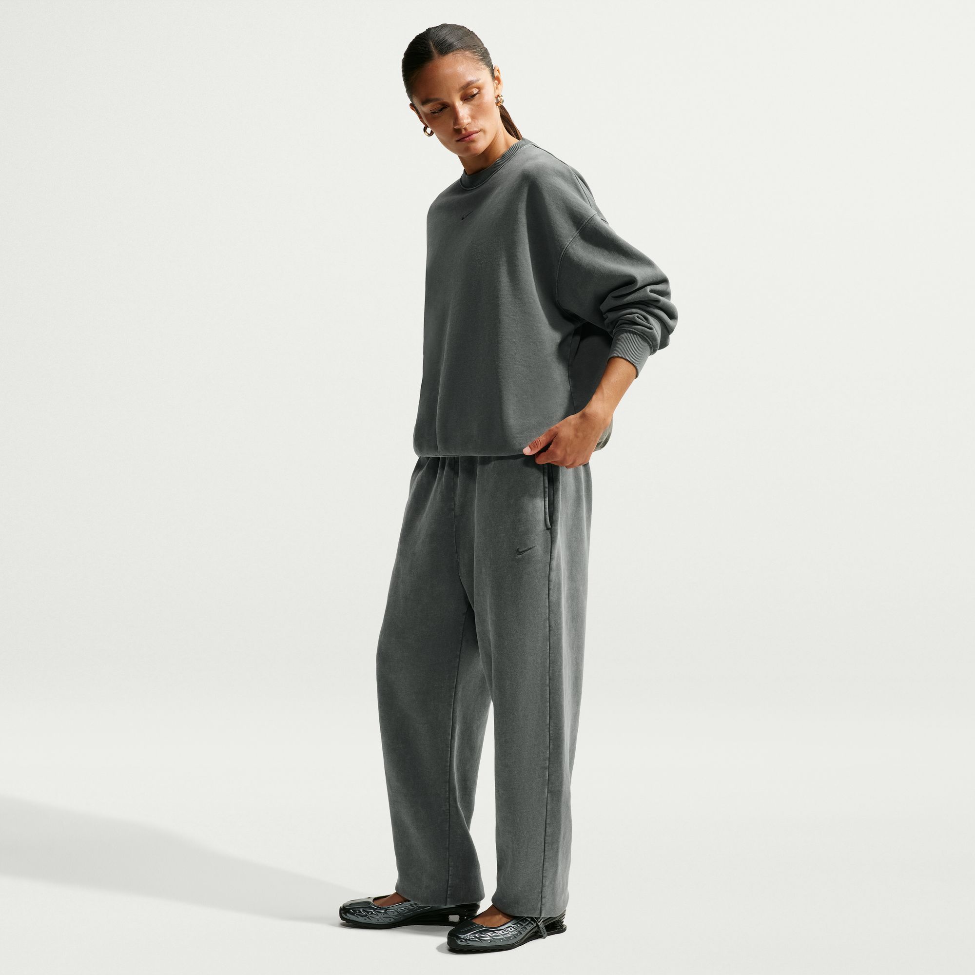 Nike Women's Studio Fleece Medium Weight Oversized Washed Pants