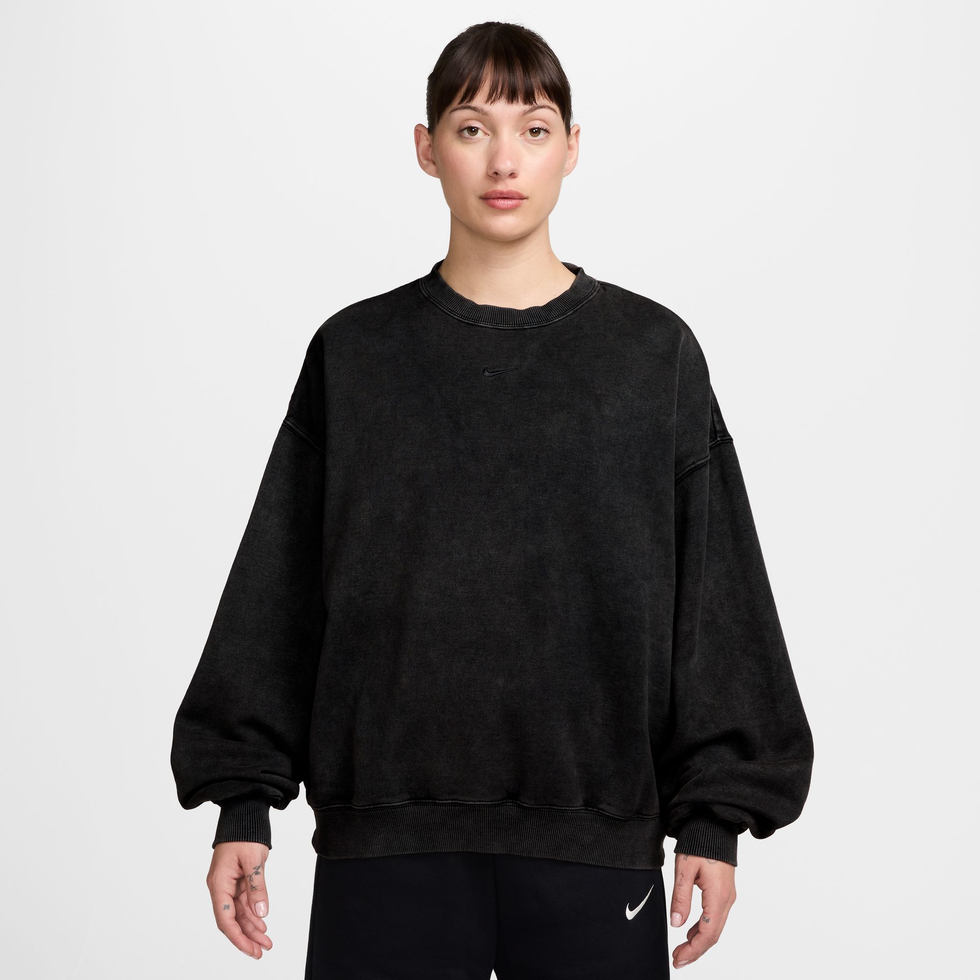 Nike Women's Studio Fleece Medium Weight Oversized Washed Crew-Neck Sweatshirt
