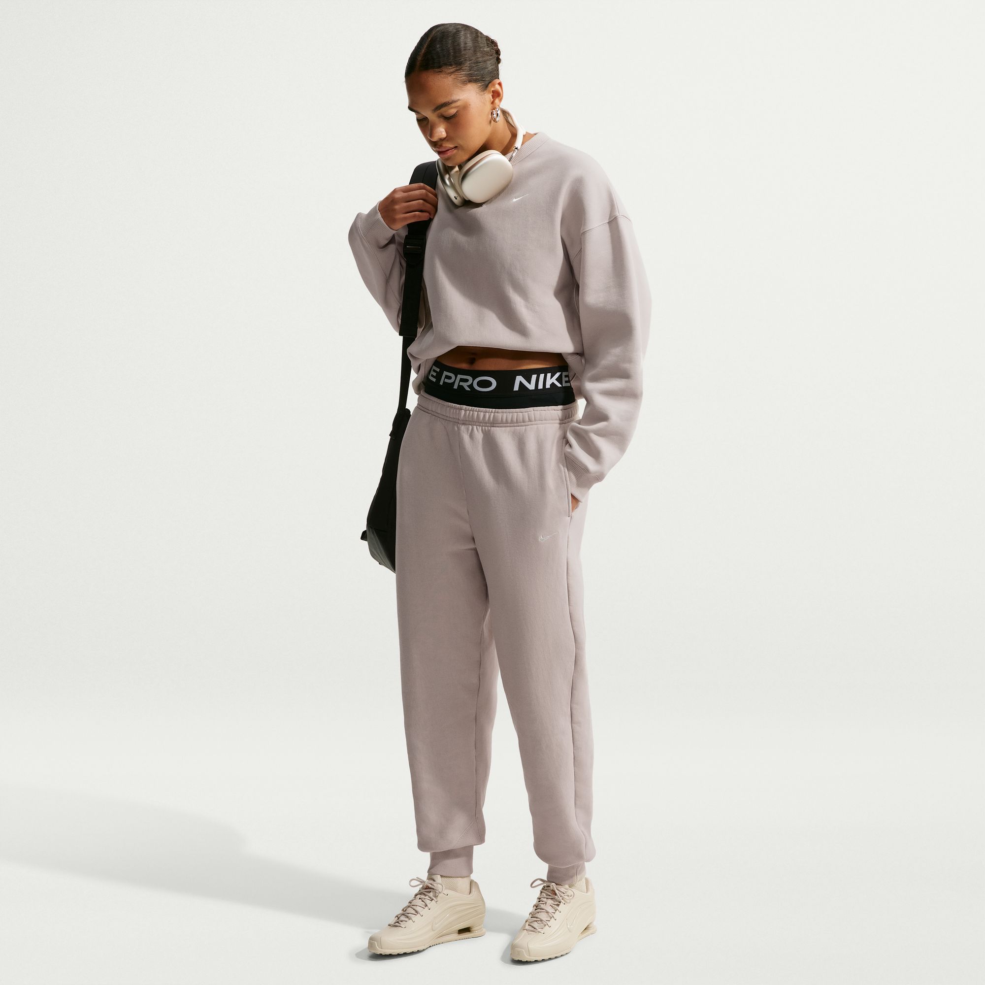 Nike Women's Studio Fleece Heavyweight Oversized Joggers