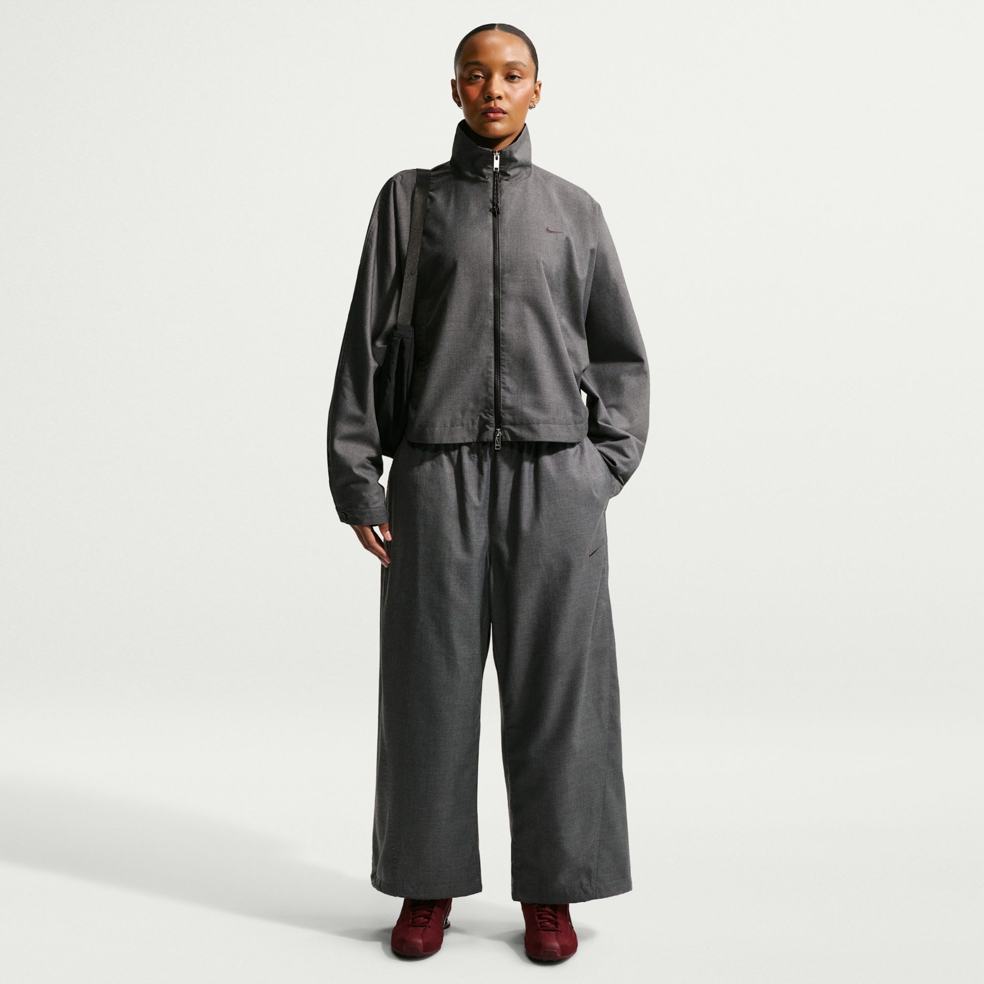 Nike Women's Sportswear Oversized Mid-Rise Woven Pants