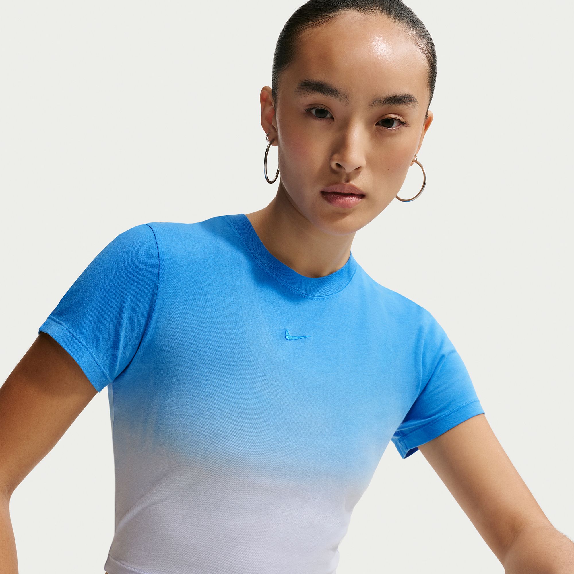 Nike Women's Sportswear Chill Knit Slim Cropped T-Shirt