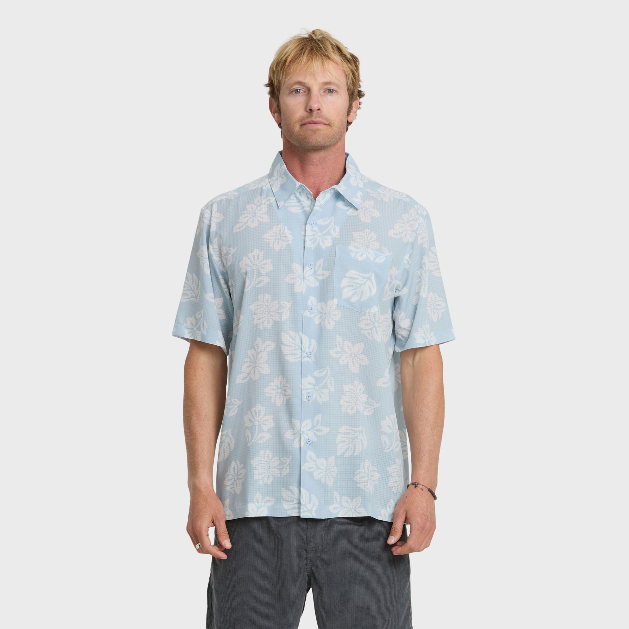 Quiksilver Men's Waterman Performance Pack Short Sleeve Woven Shirt
