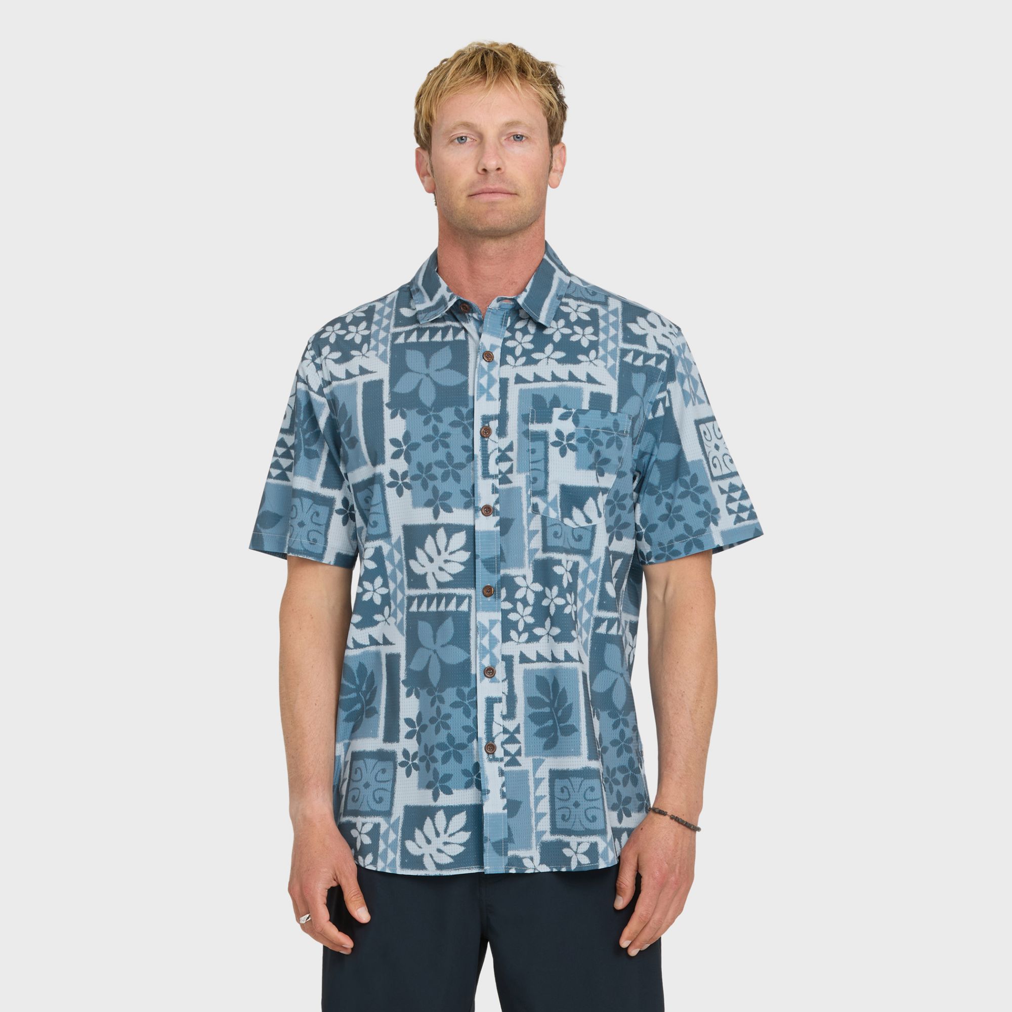 Quiksilver Men's Waterman Sandy Cove Short Sleeve Woven Shirt