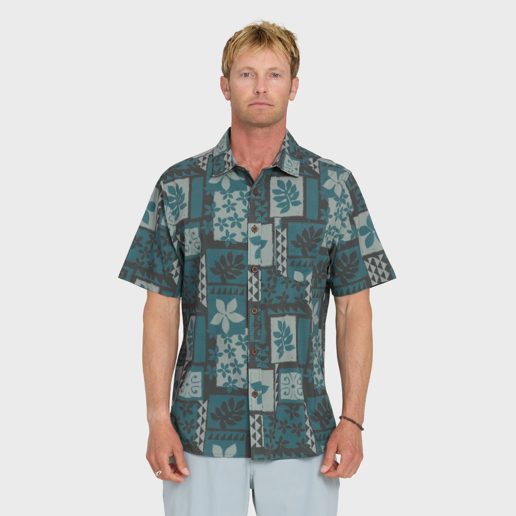 Quiksilver Men's Waterman Sandy Cove Short Sleeve Woven Shirt
