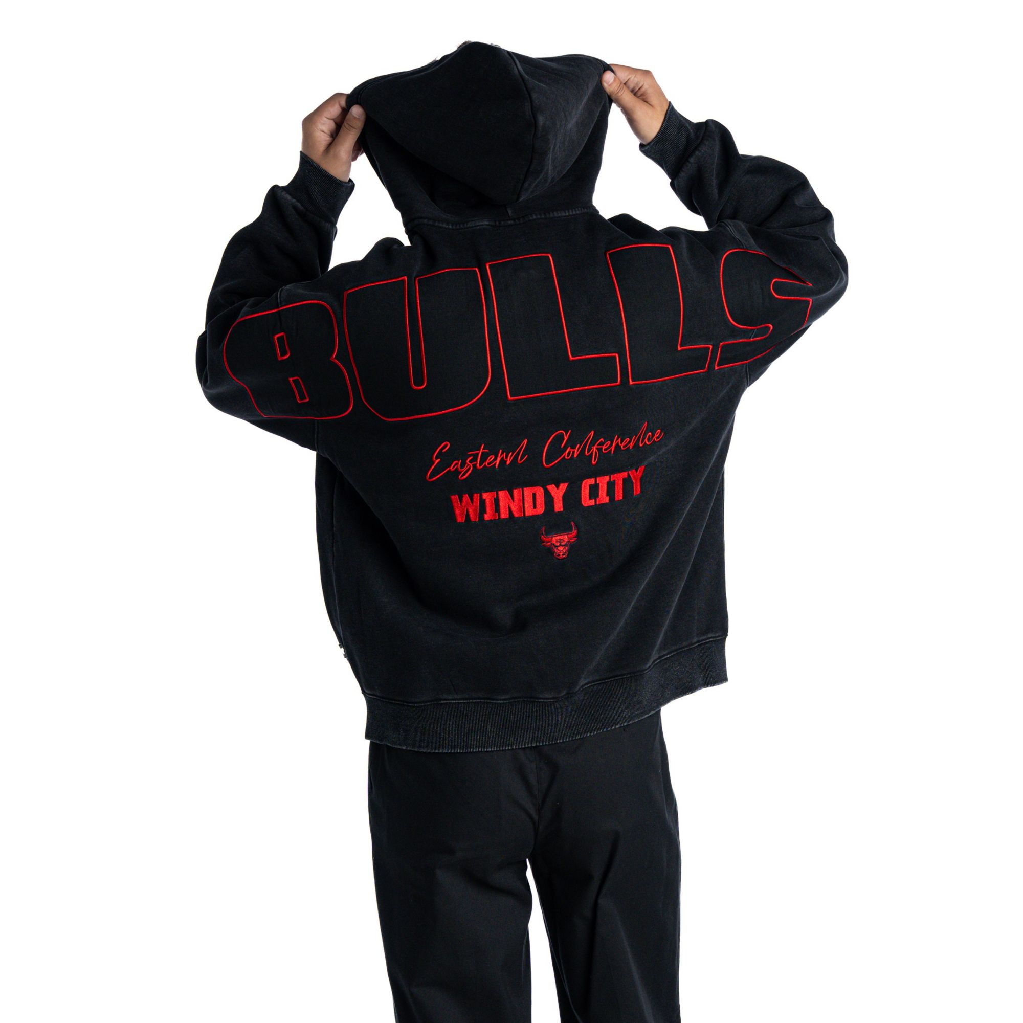 The Wild Collective Women's Chicago Bulls Oversized Full-Zip Hoodie