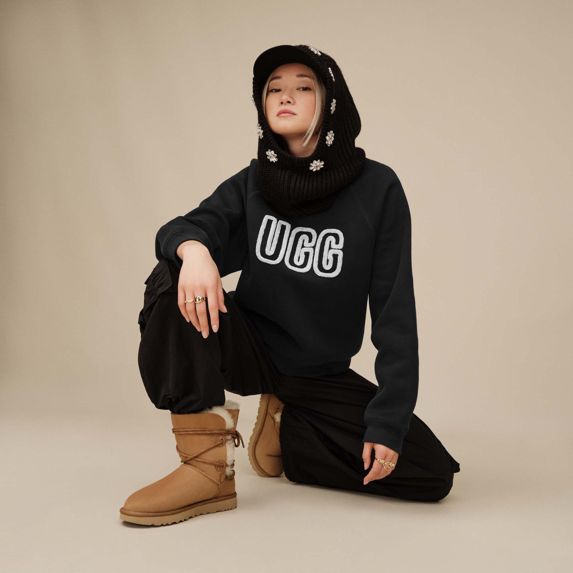 Ugg Women's Logo Long Sleeve Sweatshirt - Black
