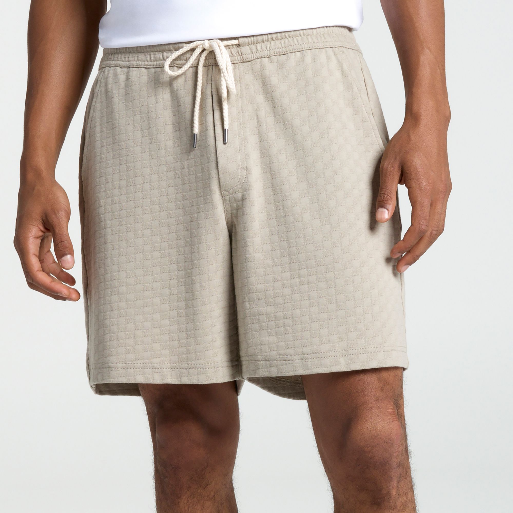 VRST Men's 7" Textured Knit Short