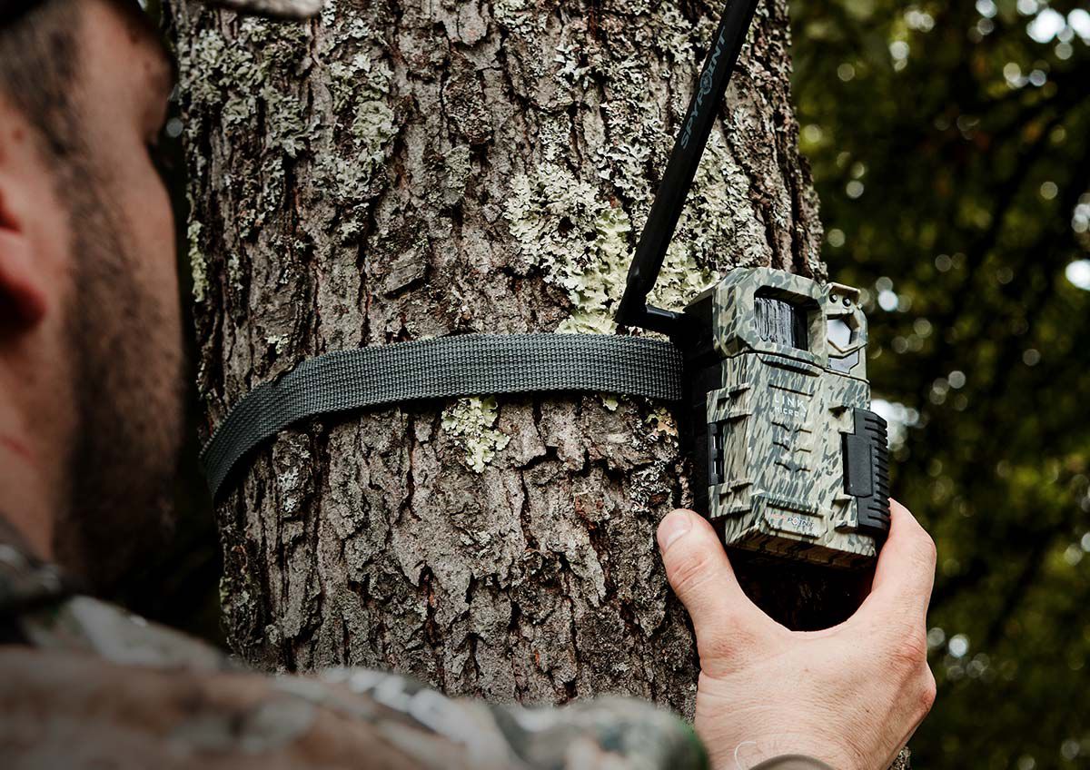 Hunting Electronics Curbside Pickup Available at DICK'S